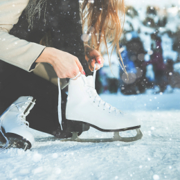 Különleges vízparti jégpálya nyílik Balatonfüreden!❄️⛸️